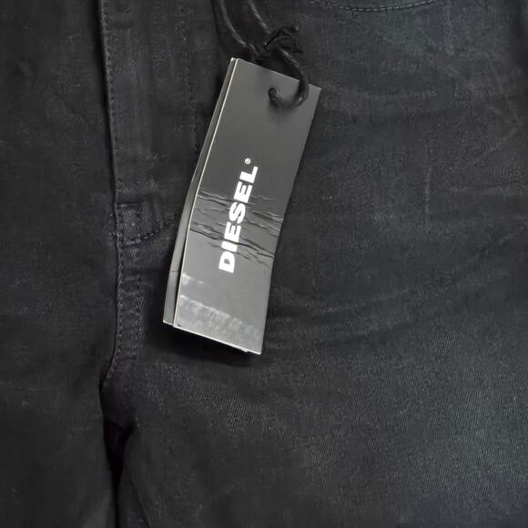 NWT, Diesel Skinzee Super Slim Skinny Regular Waist Black, Size 25/32 - Picture 3 of 9